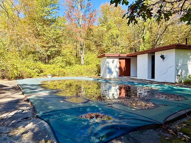 15 Bunker Hill Road, Canton, CT 06019