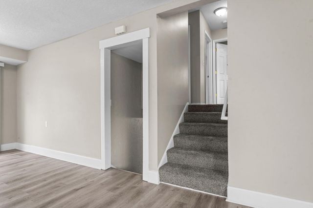 9208 60th Avenue N, New Hope, MN 55428