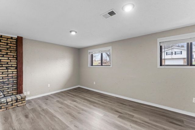 9208 60th Avenue N, New Hope, MN 55428