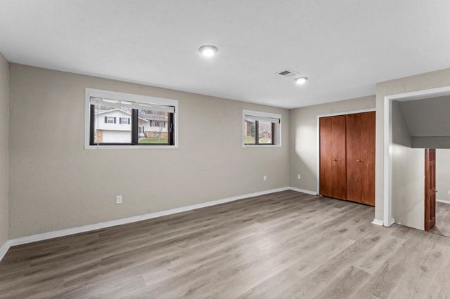 9208 60th Avenue N, New Hope, MN 55428