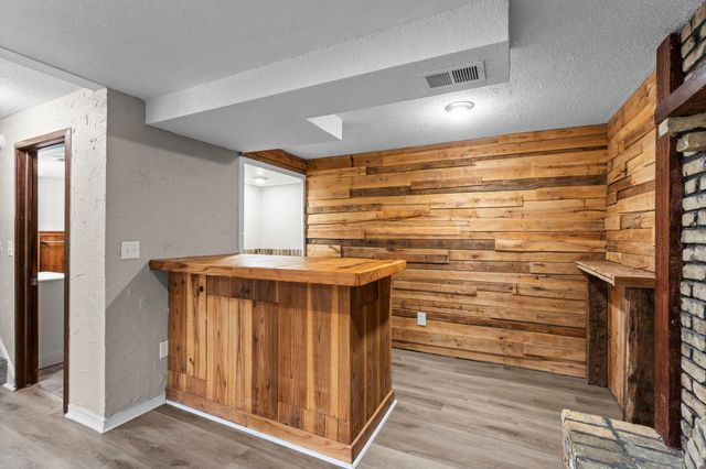 9208 60th Avenue N, New Hope, MN 55428