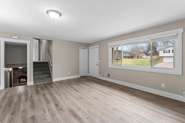 9208 60th Avenue N, New Hope, MN 55428