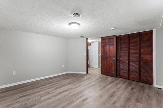 9208 60th Avenue N, New Hope, MN 55428