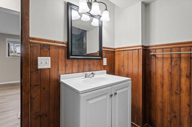 9208 60th Avenue N, New Hope, MN 55428