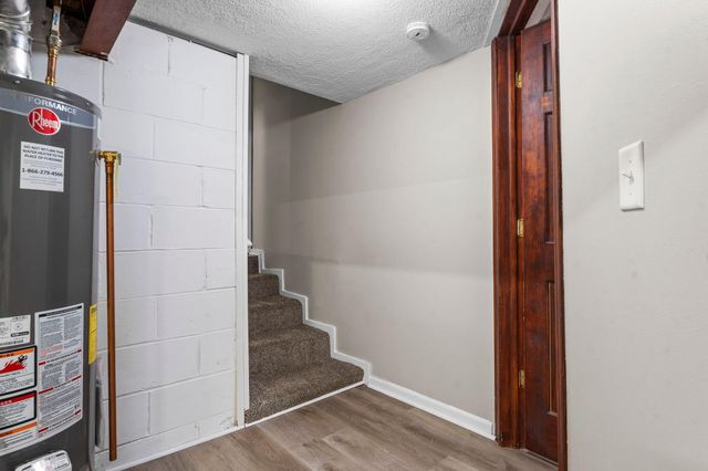 9208 60th Avenue N, New Hope, MN 55428