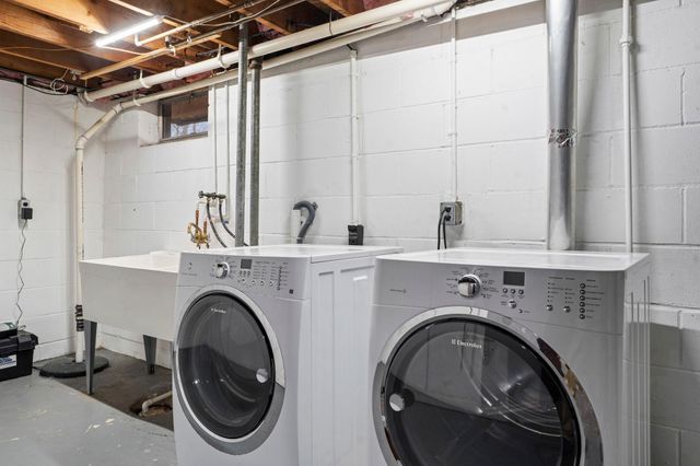 9208 60th Avenue N, New Hope, MN 55428