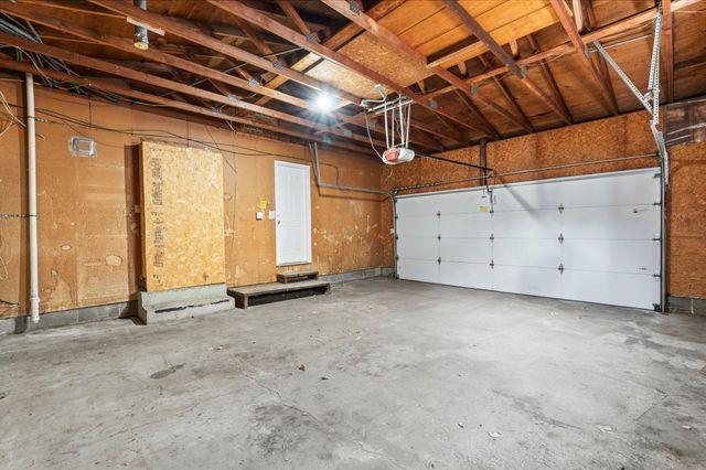 9208 60th Avenue N, New Hope, MN 55428