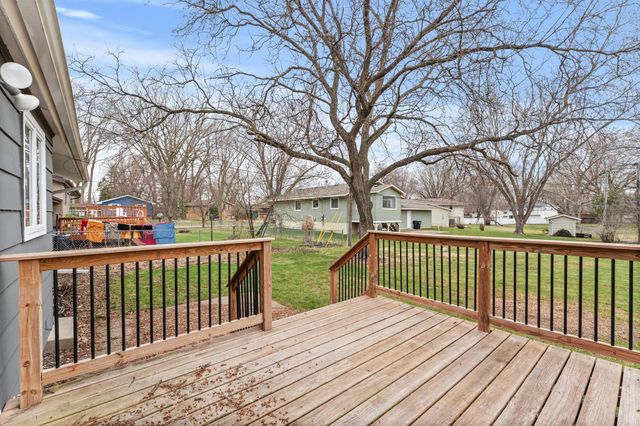 9208 60th Avenue N, New Hope, MN 55428