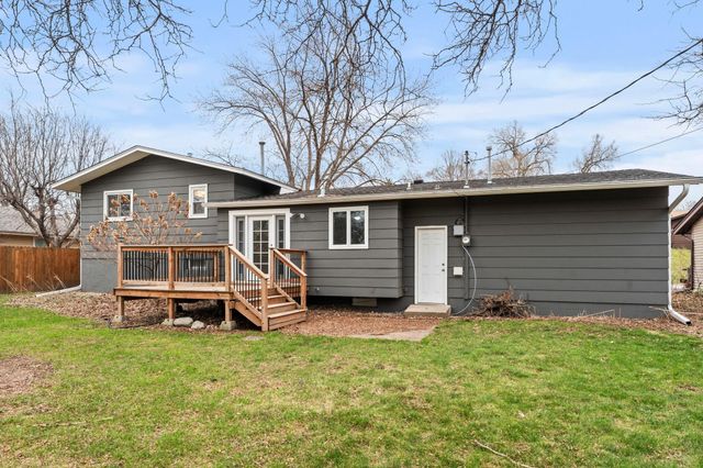 9208 60th Avenue N, New Hope, MN 55428