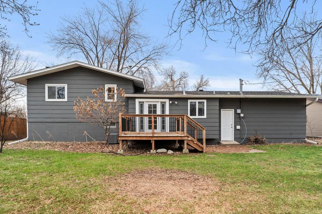 9208 60th Avenue N, New Hope, MN 55428