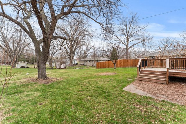 9208 60th Avenue N, New Hope, MN 55428