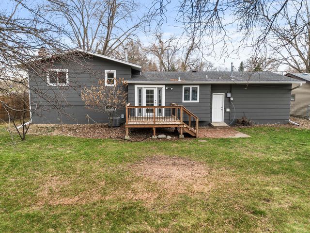 9208 60th Avenue N, New Hope, MN 55428