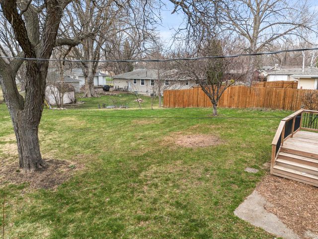 9208 60th Avenue N, New Hope, MN 55428