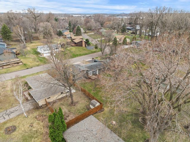 9208 60th Avenue N, New Hope, MN 55428