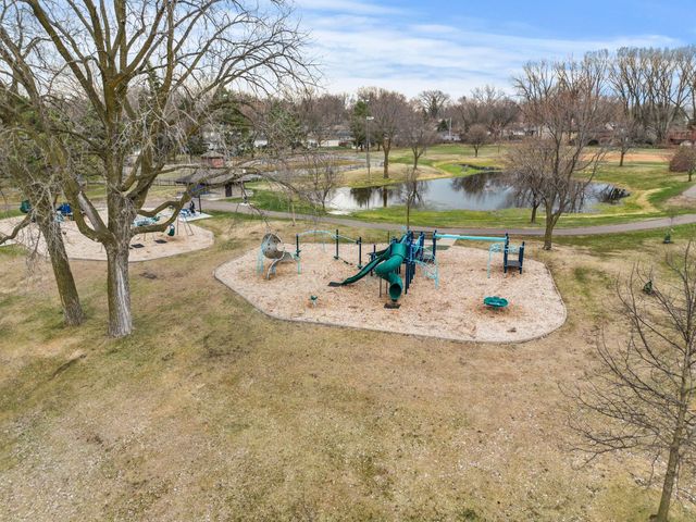 9208 60th Avenue N, New Hope, MN 55428