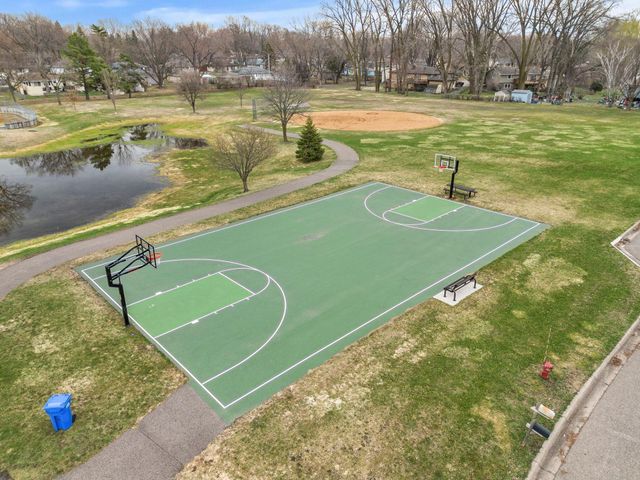 9208 60th Avenue N, New Hope, MN 55428