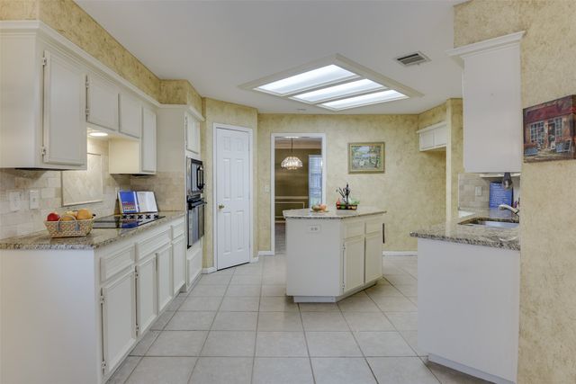 8025 Morning Lane, Fort Worth, TX 76123