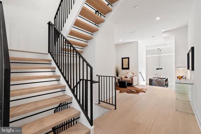 2121 E SERGEANT ST, Philadelphia, PA 19125