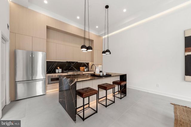 2121 E SERGEANT ST, Philadelphia, PA 19125