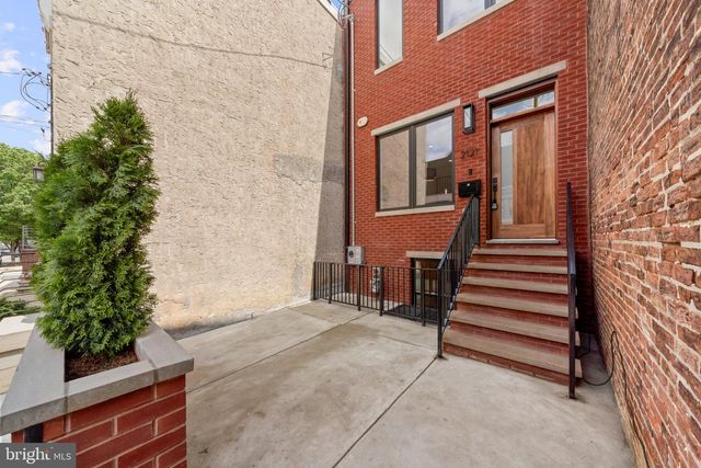 2121 E SERGEANT ST, Philadelphia, PA 19125
