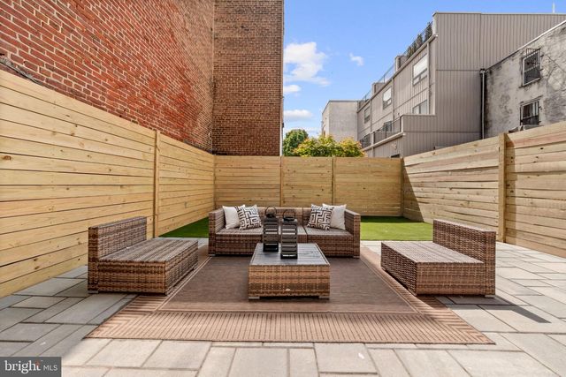 2121 E SERGEANT ST, Philadelphia, PA 19125