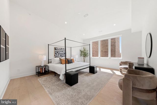 2121 E SERGEANT ST, Philadelphia, PA 19125