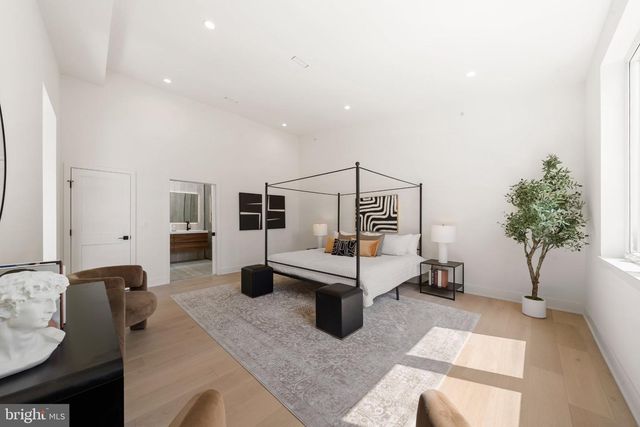 2121 E SERGEANT ST, Philadelphia, PA 19125