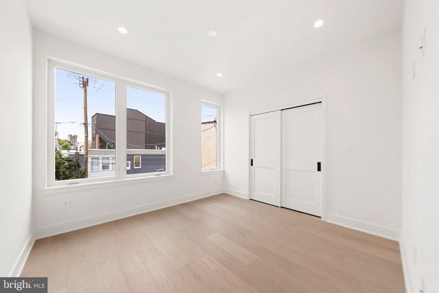 2121 E SERGEANT ST, Philadelphia, PA 19125