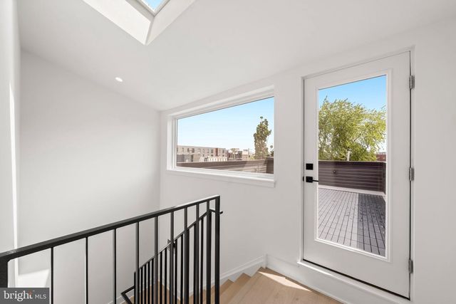 2121 E SERGEANT ST, Philadelphia, PA 19125