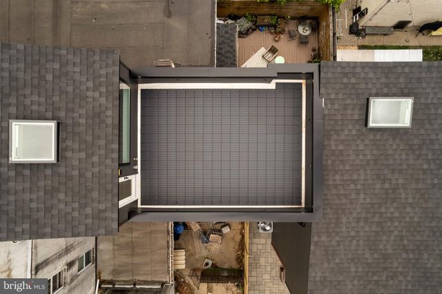 2121 E SERGEANT ST, Philadelphia, PA 19125