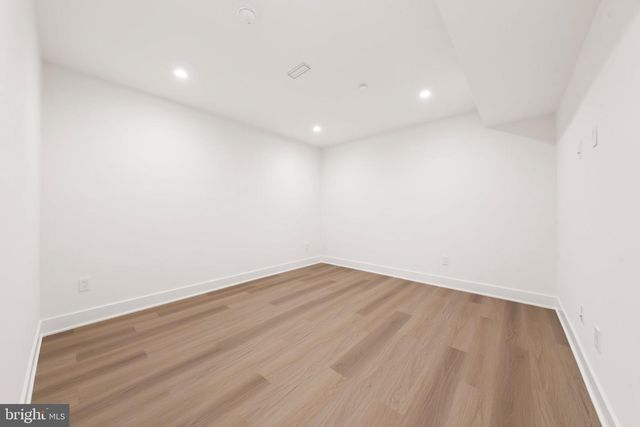 2121 E SERGEANT ST, Philadelphia, PA 19125