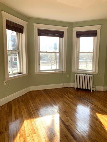 1633 Commonwealth Ave 1, Boston, MA 02135