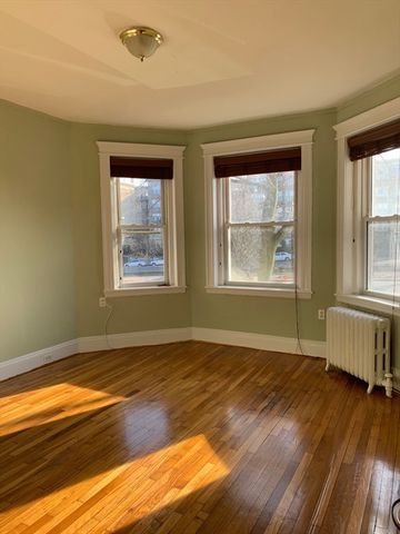 1633 Commonwealth Ave 1, Boston, MA 02135