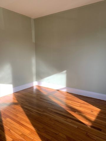 1633 Commonwealth Ave 1, Boston, MA 02135