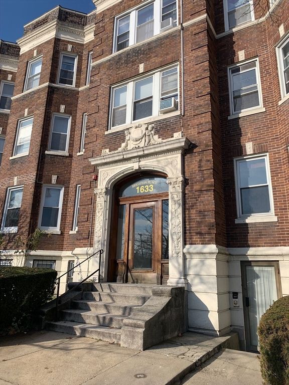 1633 Commonwealth Ave 1, Boston, MA 02135