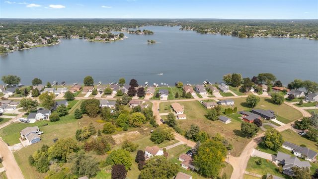 110 Littlefield Lane, Brooklyn, MI 49230