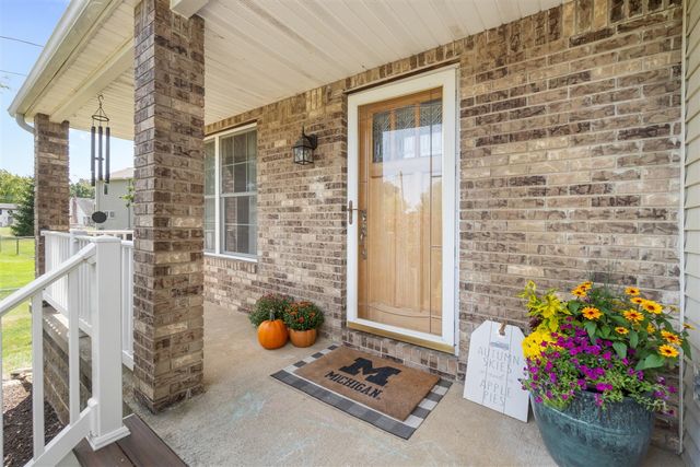 110 Littlefield Lane, Brooklyn, MI 49230