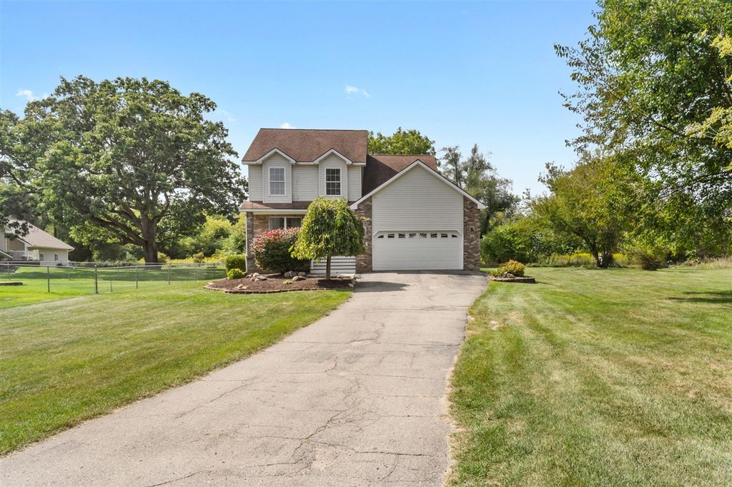 110 Littlefield Lane, Brooklyn, MI 49230