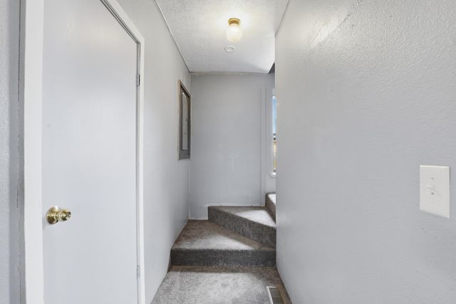 313 E E Queen Ave, Spokane, WA 99207