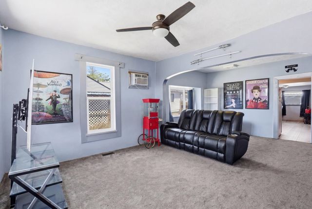 313 E E Queen Ave, Spokane, WA 99207