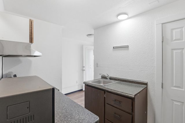 313 E E Queen Ave, Spokane, WA 99207