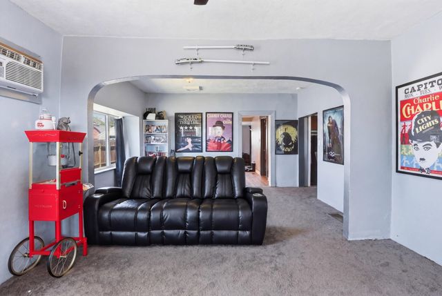313 E E Queen Ave, Spokane, WA 99207