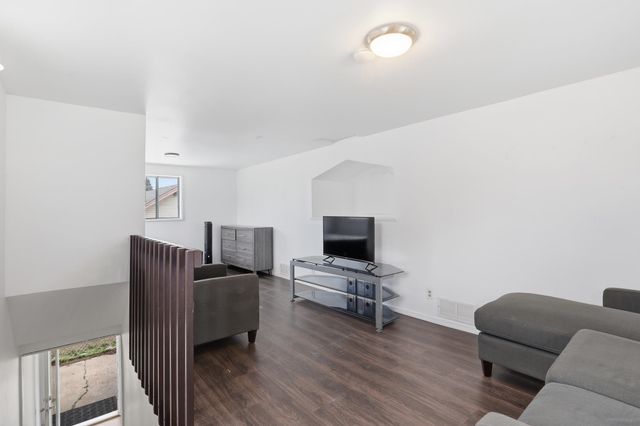 313 E E Queen Ave, Spokane, WA 99207