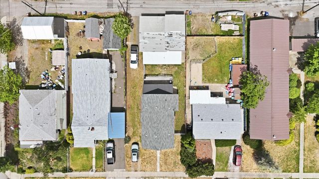 313 E E Queen Ave, Spokane, WA 99207