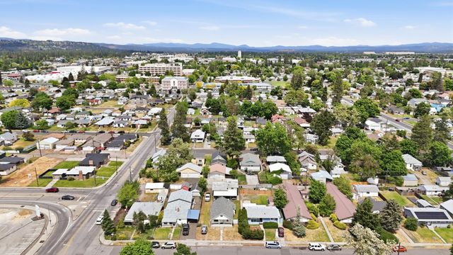 313 E E Queen Ave, Spokane, WA 99207