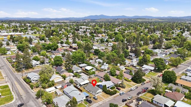 313 E E Queen Ave, Spokane, WA 99207
