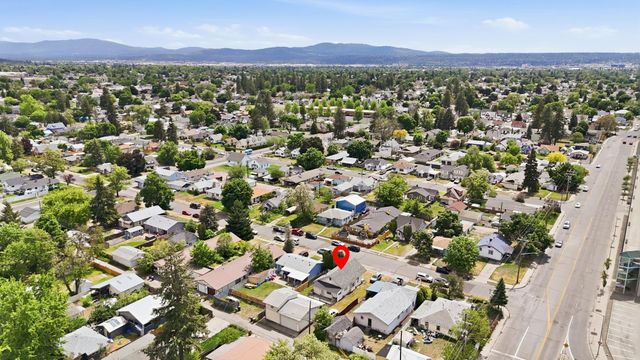 313 E E Queen Ave, Spokane, WA 99207
