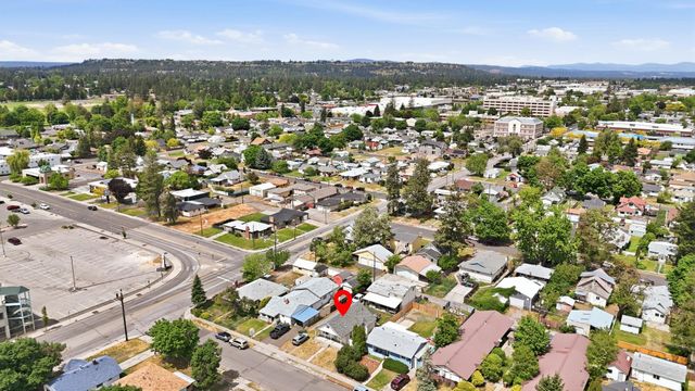 313 E E Queen Ave, Spokane, WA 99207