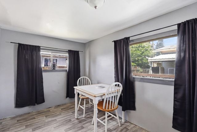 313 E E Queen Ave, Spokane, WA 99207