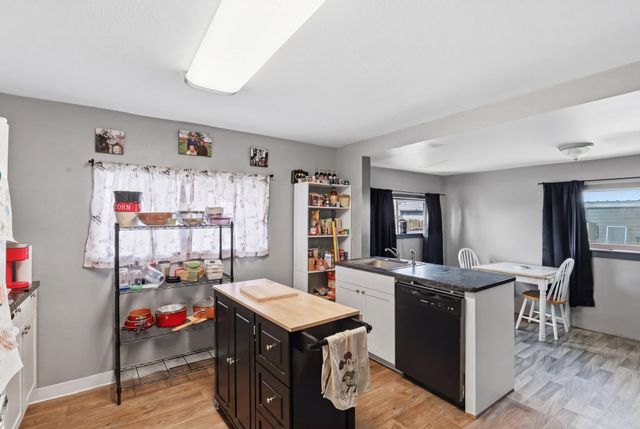 313 E E Queen Ave, Spokane, WA 99207
